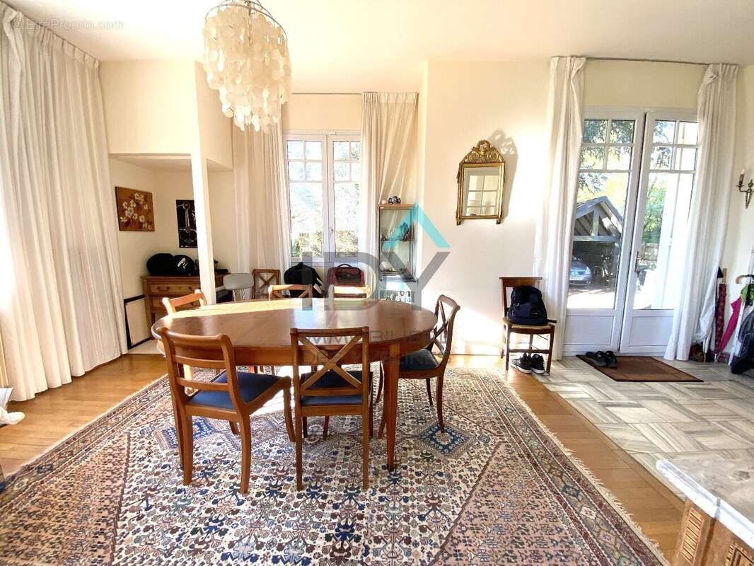 Maison à MAREIL-MARLY