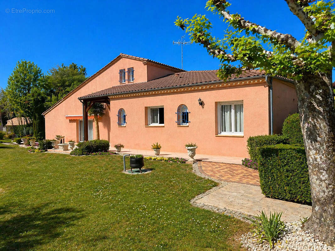 Maison à SAINTE-LIVRADE-SUR-LOT