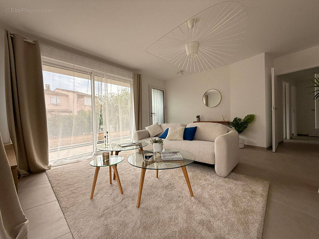 Appartement à VILLENEUVE-LOUBET