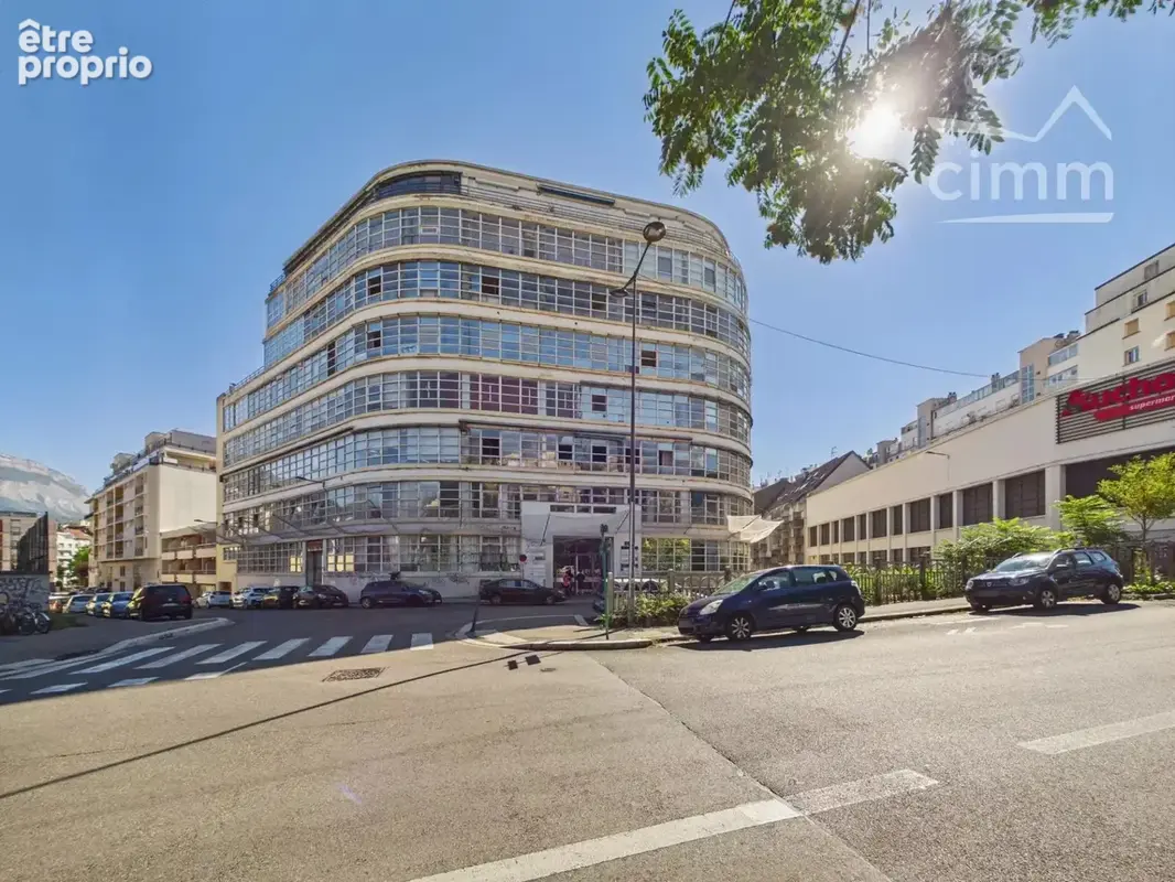 Local Commercial / Bureaux de 228 m² - Quartier de l'Aigle - photo 18