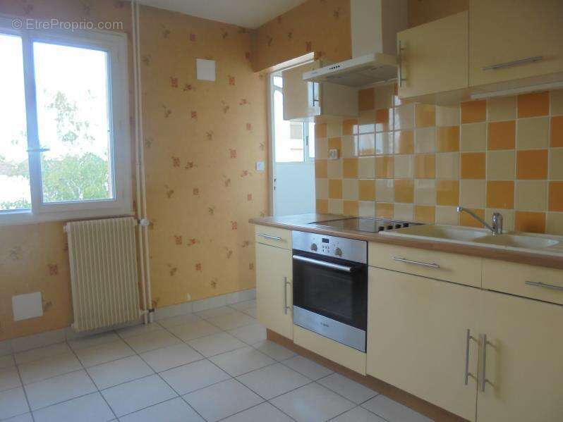 Appartement à YZEURE