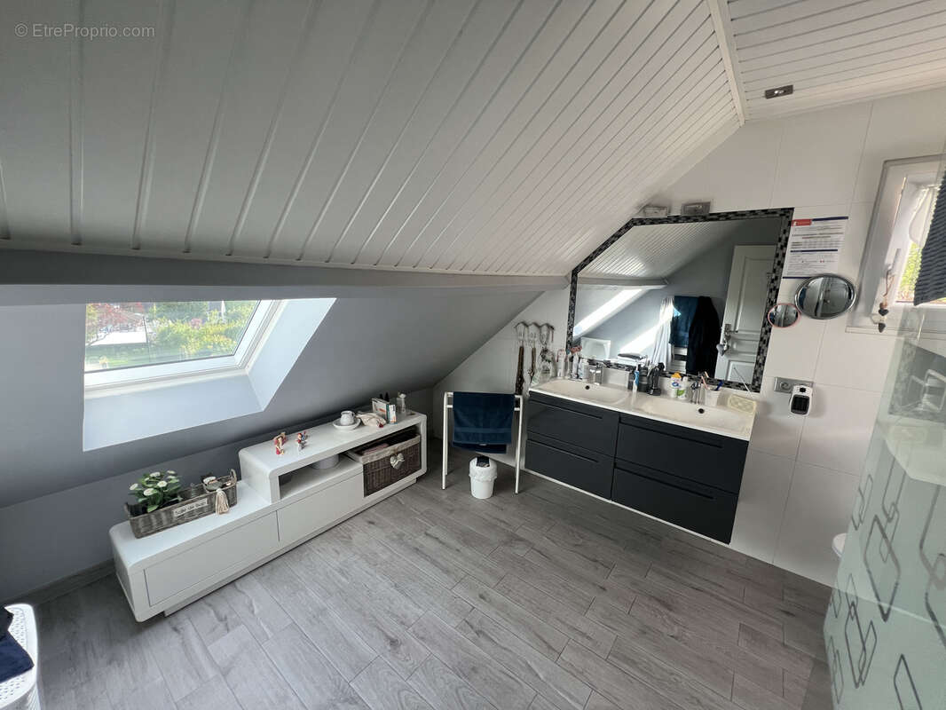 Maison à LA QUEUE-EN-BRIE