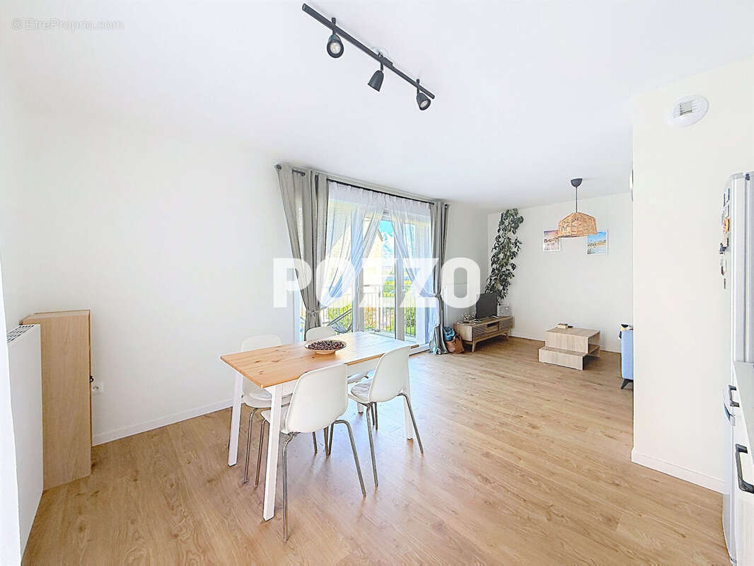 Appartement à DONVILLE-LES-BAINS