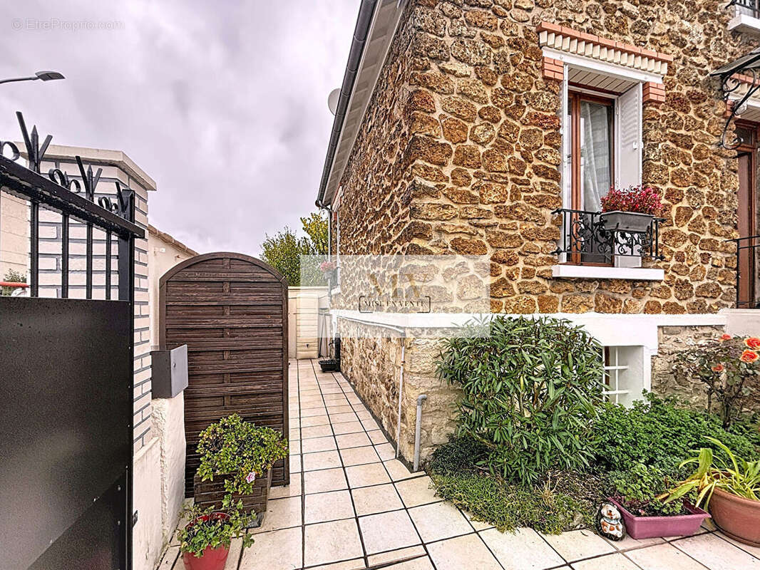 Maison à LE PERREUX-SUR-MARNE