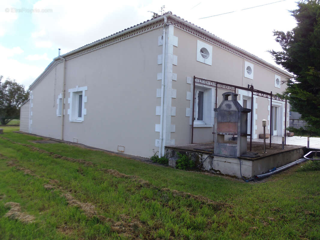 Maison à SAINT-FORT-SUR-GIRONDE