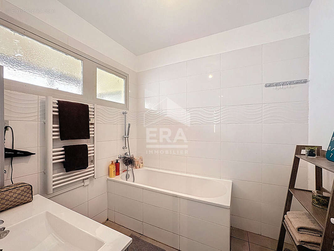 Appartement à MARSEILLE-1E
