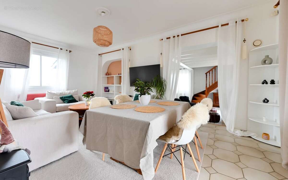 Maison à SAINTE-CONSORCE