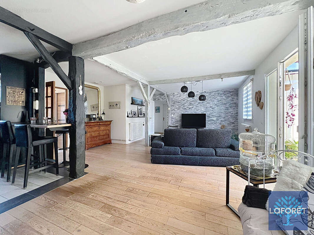 Maison  9 pièce(s) 210 m² - photo 3