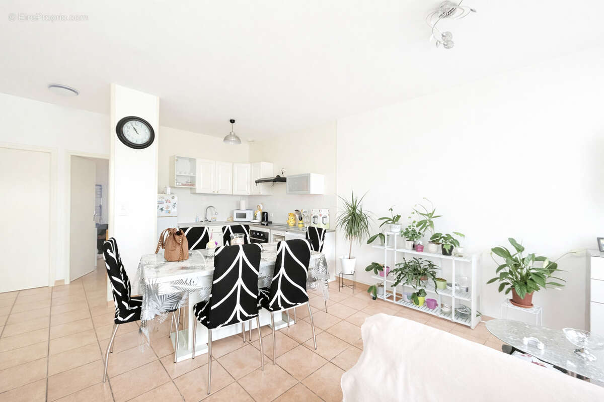 Appartement à LEZIGNAN-CORBIERES