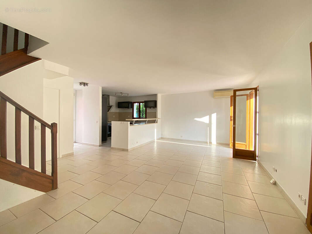 Maison à AURIBEAU-SUR-SIAGNE