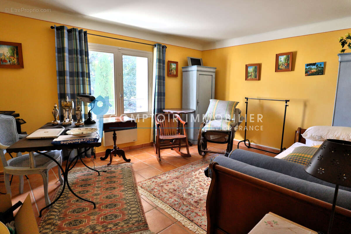 Maison à ROBION