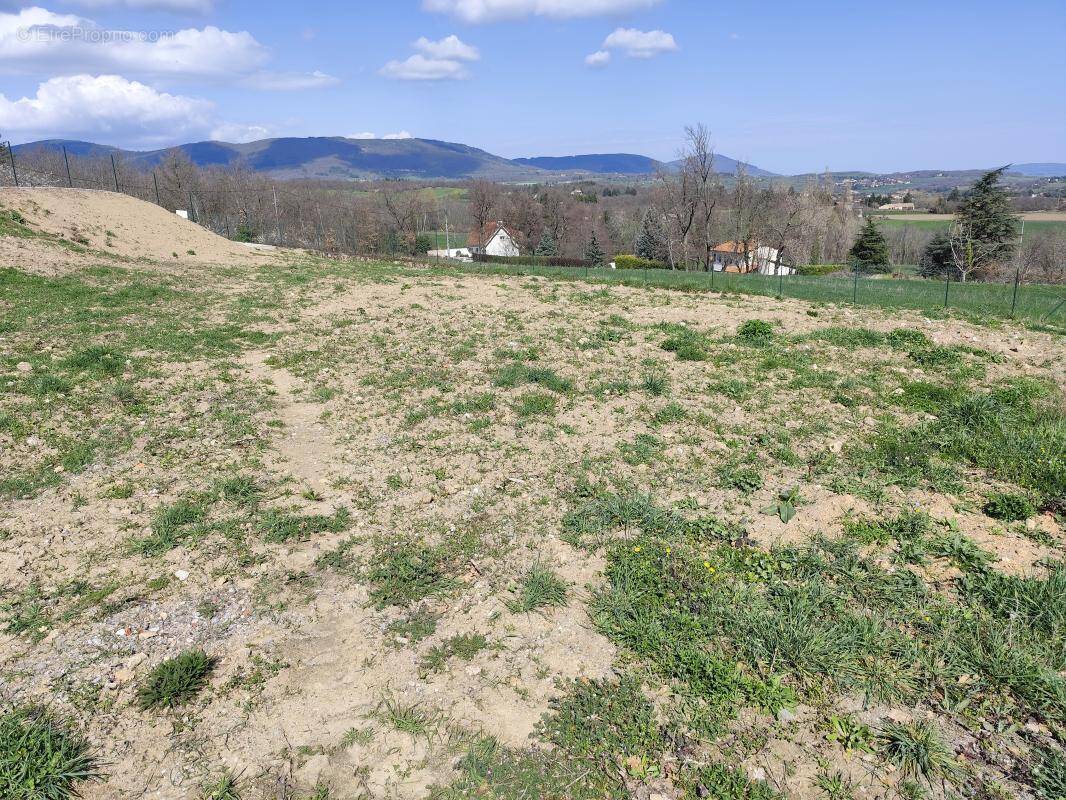 Terrain à ROISEY
