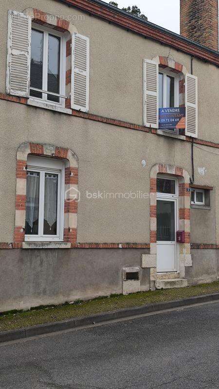 Appartement à COULLONS