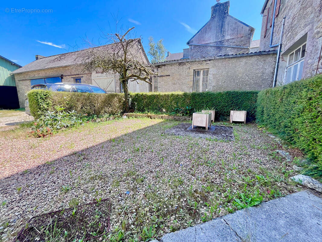 Maison à HUELGOAT