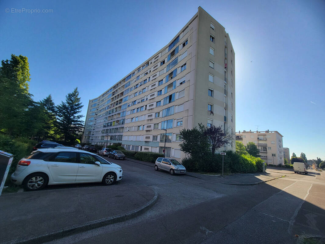 Appartement à CHENOVE