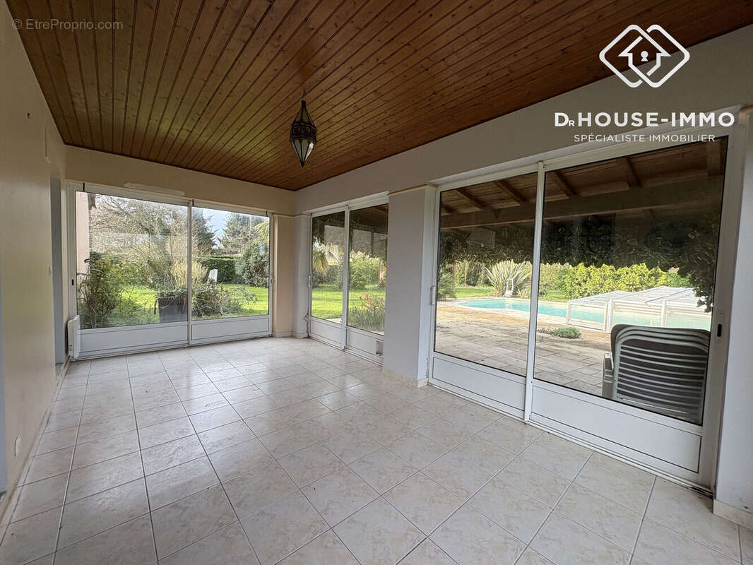 Maison 230 m² à Saint-Estephe  - photo 7