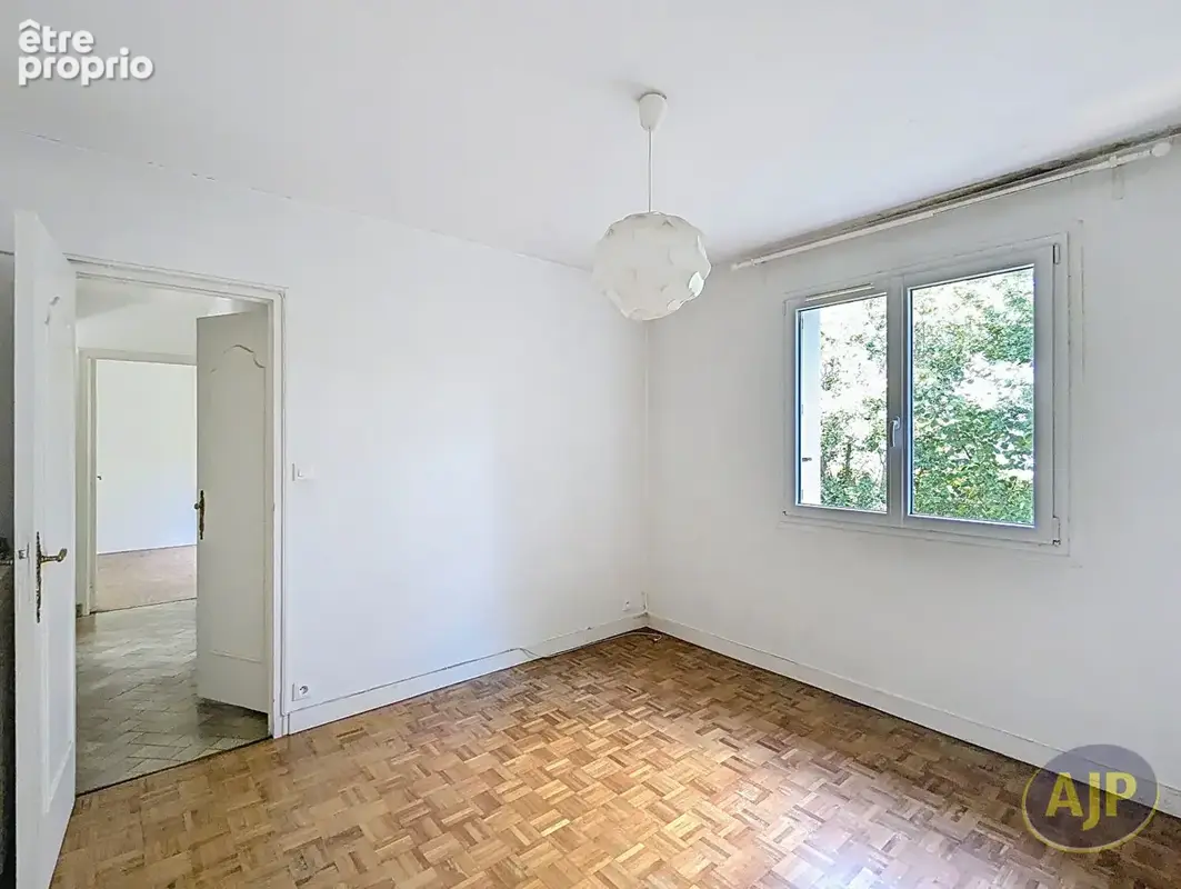 Thorigné-Fouillard - Maison avec fort potentiel sur terrain de 400 m² - photo 8