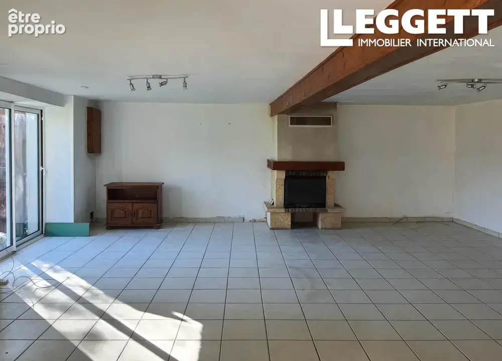 Maison individuelle en pierre avec bâtiments et jardin - photo 6