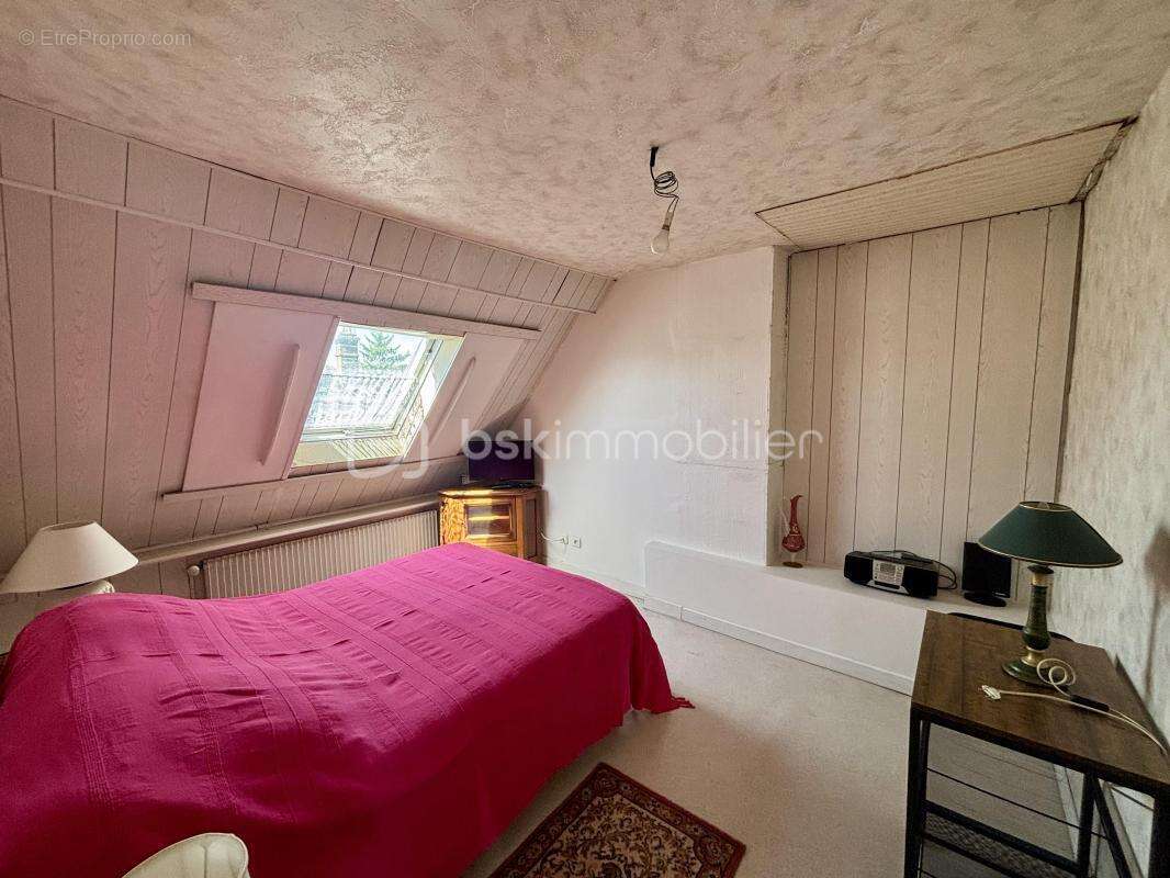 Maison familiale 135 m² – 4 chambres dont 2 suites parentales – Jardin intime sans vis-à-vis - photo 10