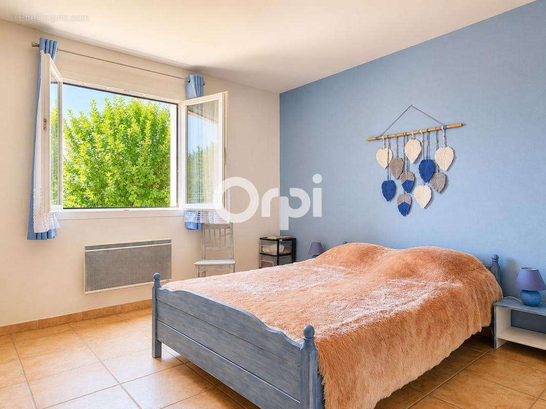 Brouzet-lès-Alès – Villa de Plain-Pied de 120 m²  Terrain de 1 500 m² - photo 11