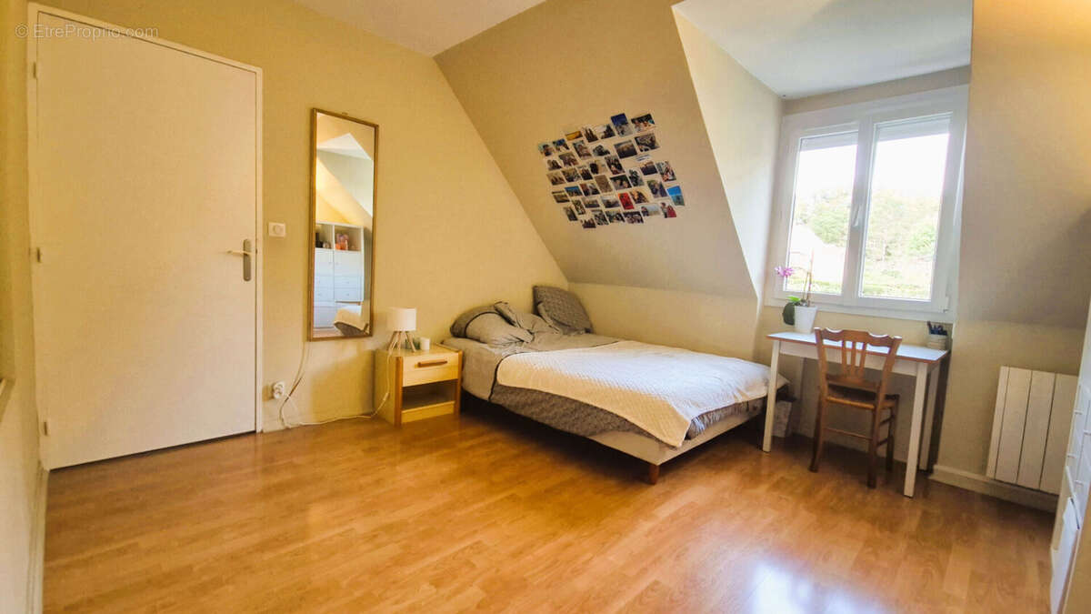 Maison à BURES-SUR-YVETTE