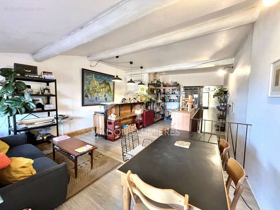 Maison à BONNIEUX