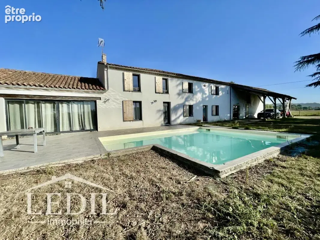 Nouveauté - Propriété de caractère avec piscine - photo 10