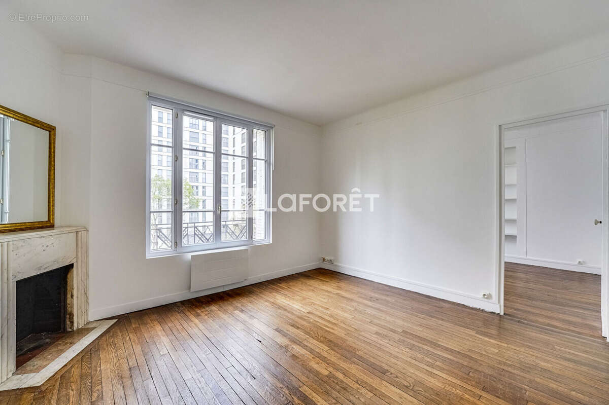 Appartement à PARIS-14E
