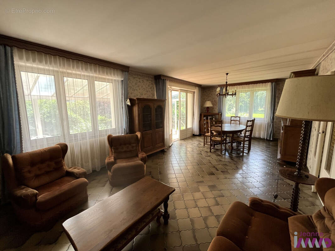 Maison 140 m² à Urcerey  - photo 4