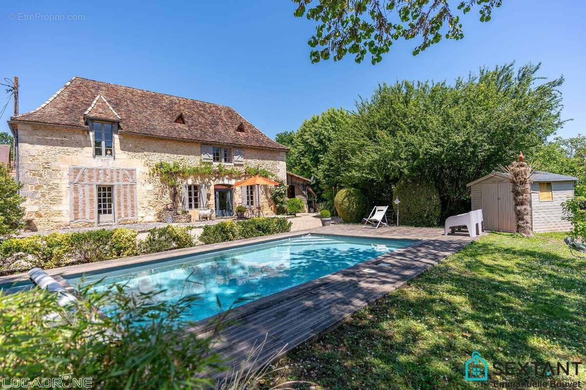 Maison à QUEYSSAC