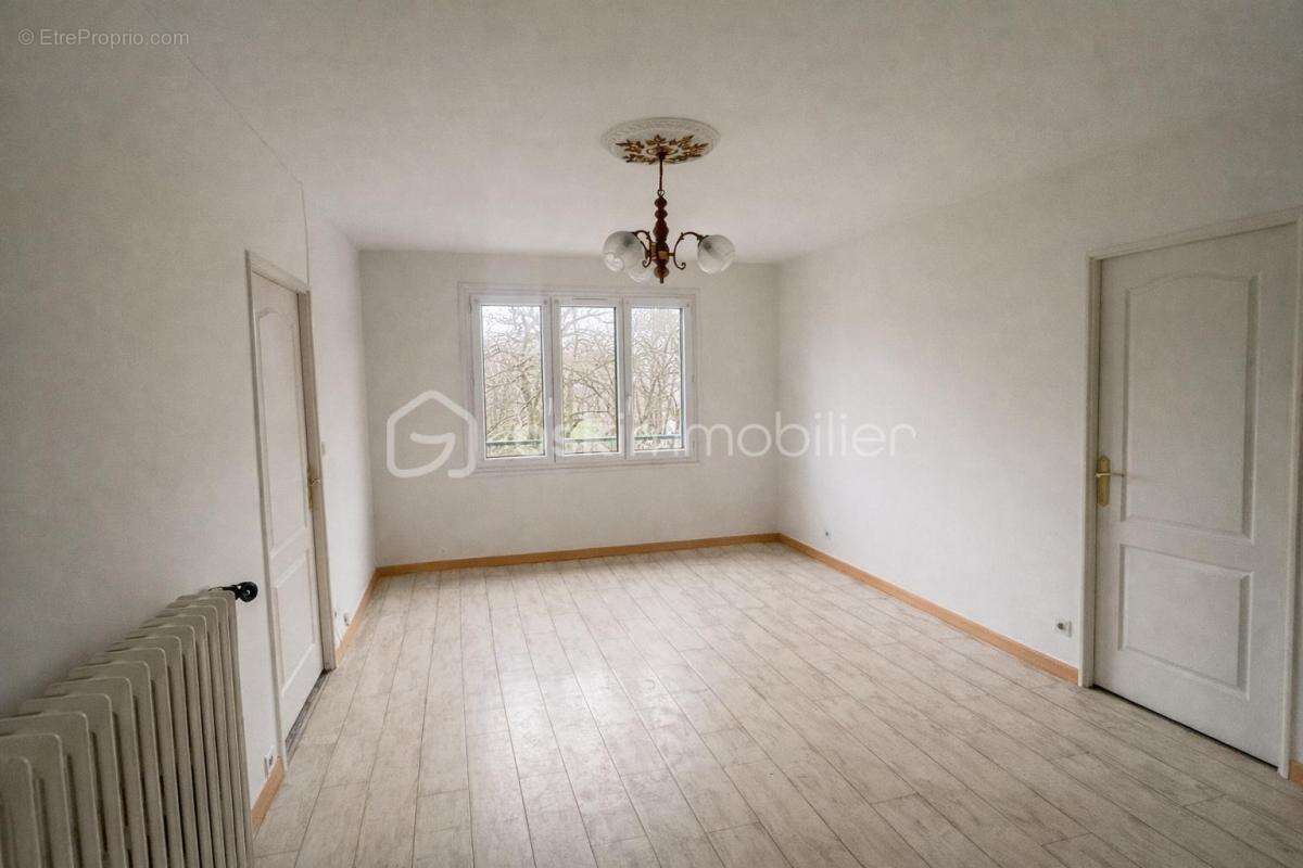 Appartement à CLICHY-SOUS-BOIS