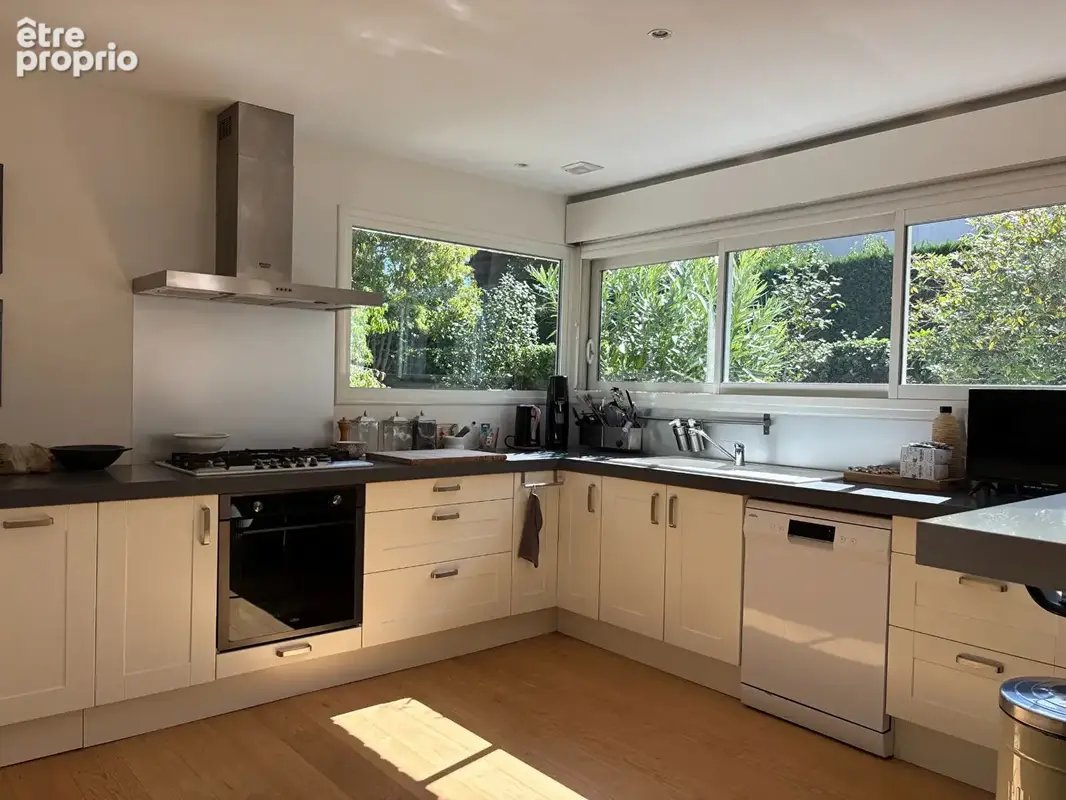 Belle maison familiale de 144 m² avec 5 chambres, jardin et garage - photo 6