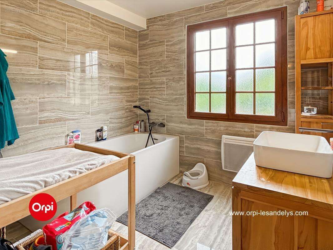 Maison à LYONS-LA-FORET