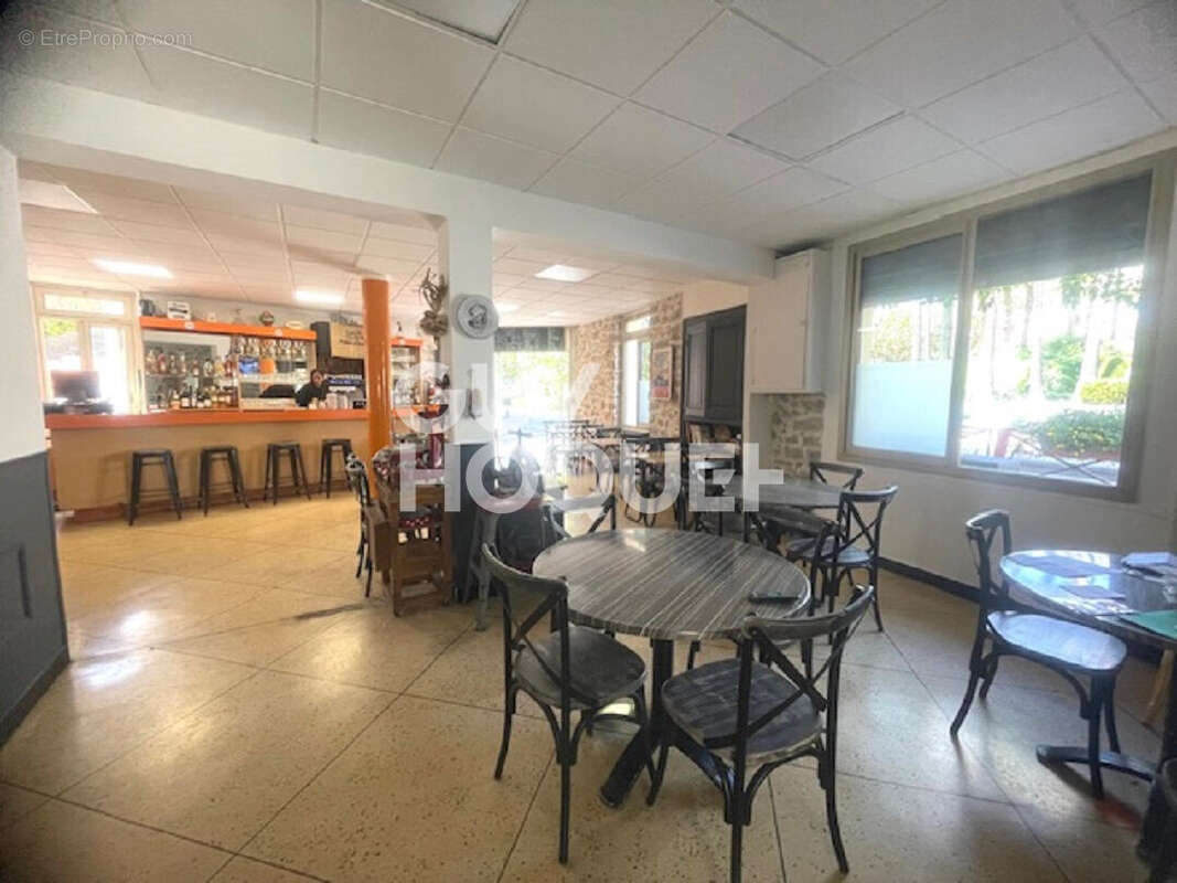 Commerce à VALLAURIS