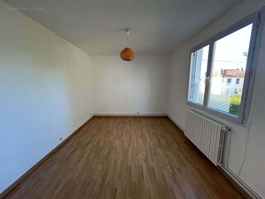 Appartement à L'HAY-LES-ROSES