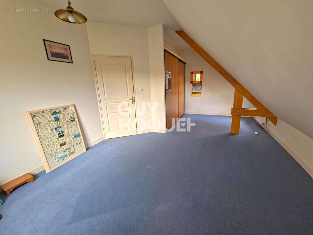 Maison à LE VAL-SAINT-PERE