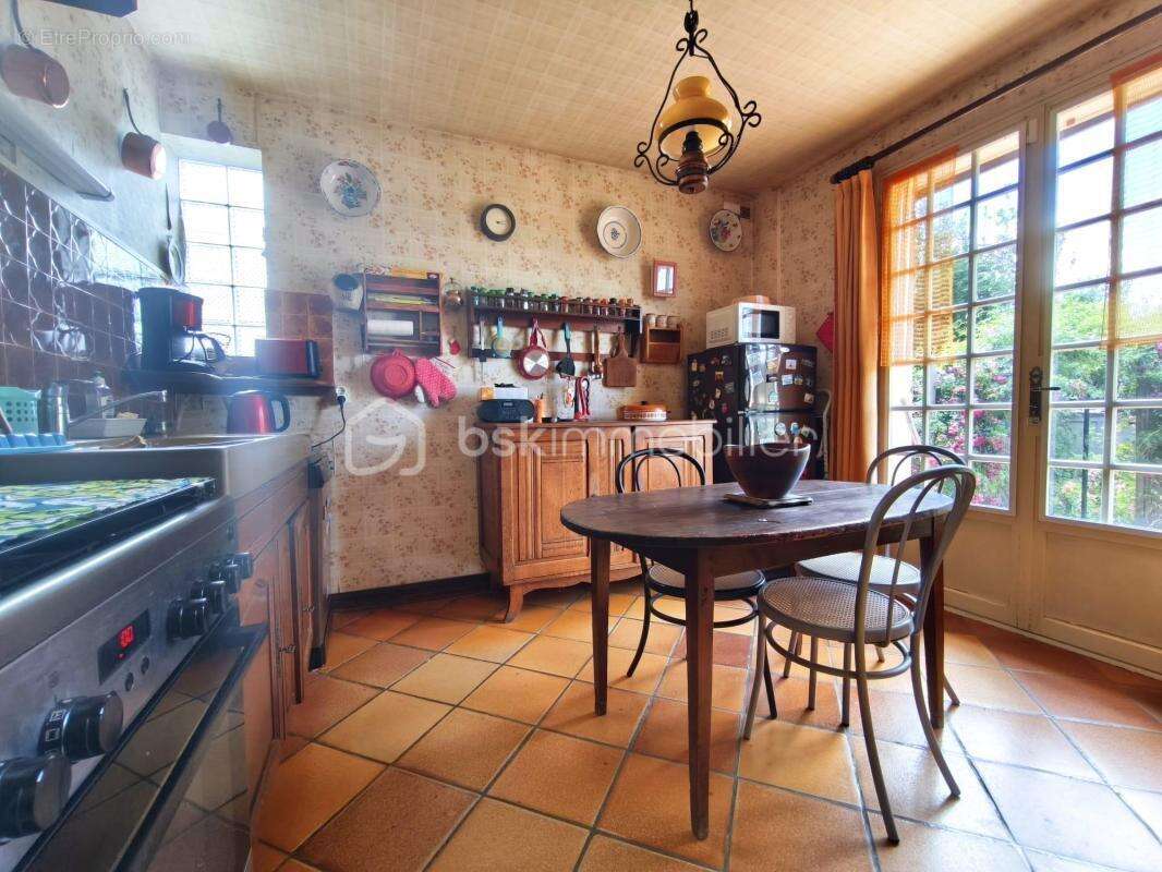Maison familiale de 150 m² à rénover avec sous-sol complet - photo 10
