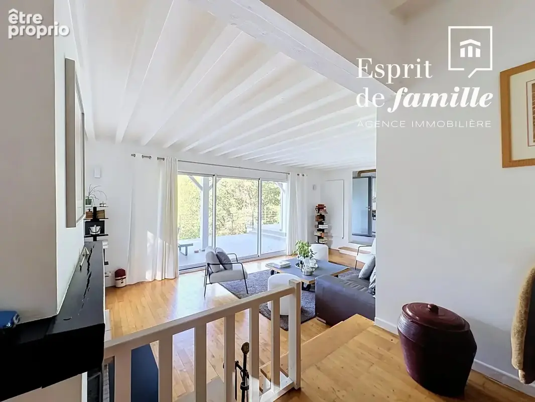Saint-Didier-au-Mont-d’Or – maison familiale de plus de 180 m² dans un écrin de verdure - photo 7