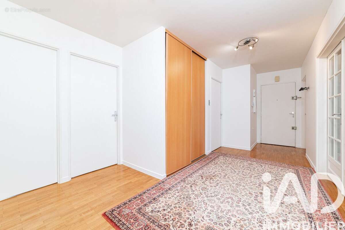Photo 2 - Appartement à COURBEVOIE