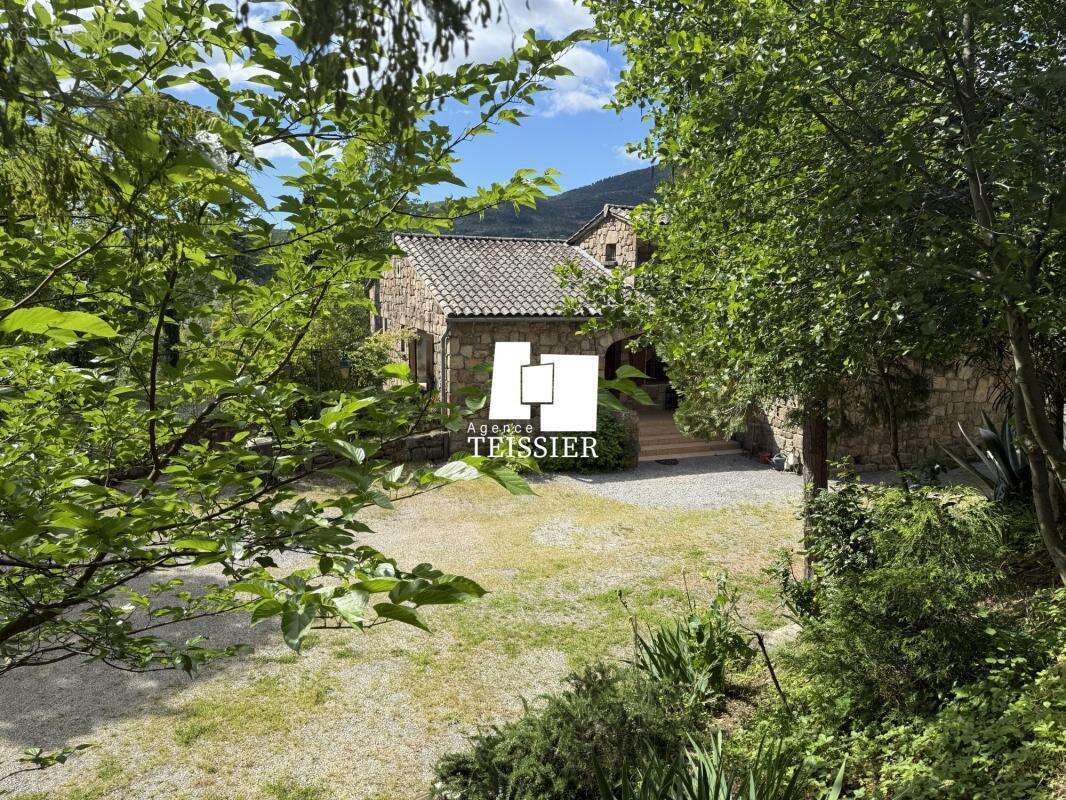 Maison à LES SALELLES