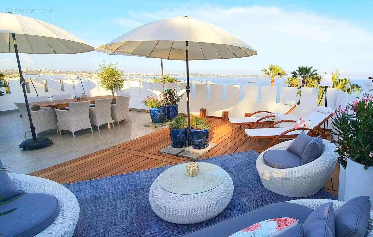 Appartement à VALLAURIS