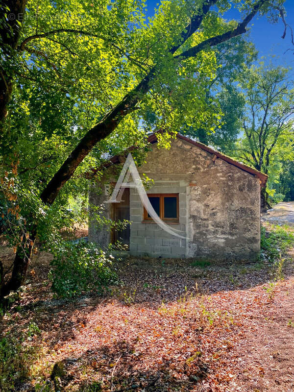 Maison à MONTAIGU-DE-QUERCY