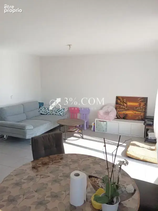 Appartement T3 avec terrasse et parkings - photo 4