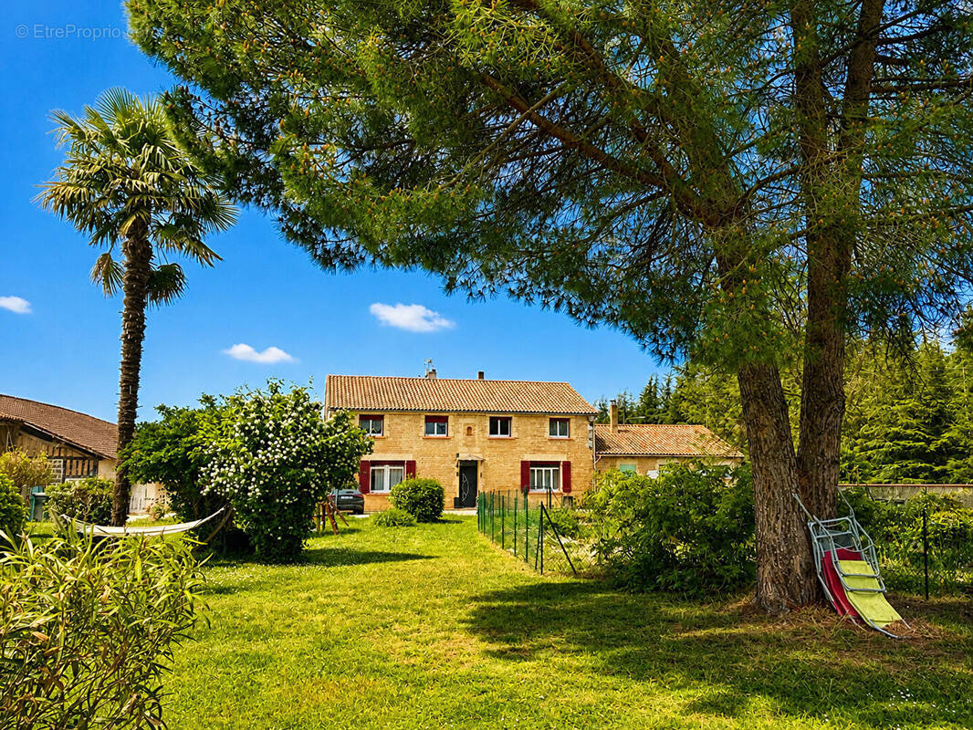 Maison à SAINTE-LIVRADE-SUR-LOT