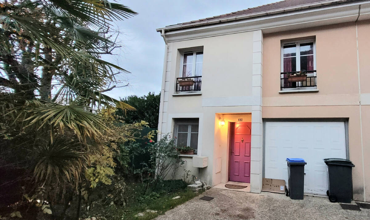 Maison à SERRIS