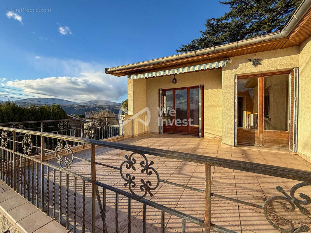 Maison à SAINT-CLAIR-DU-RHONE