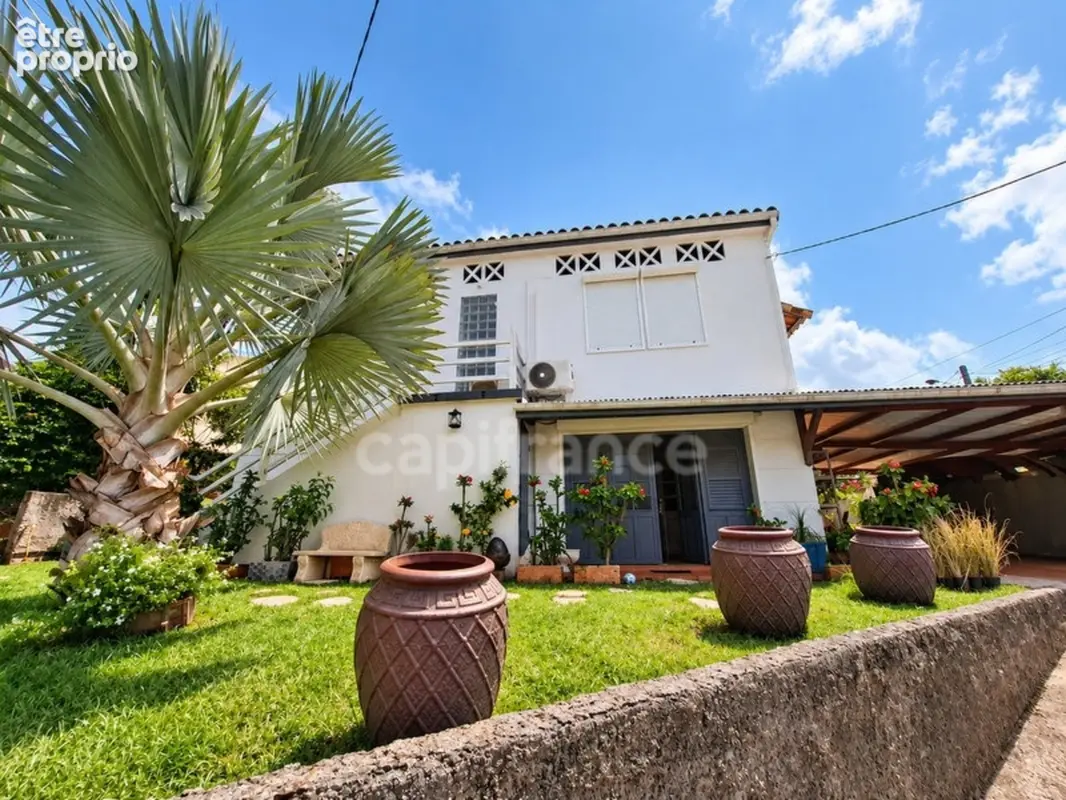 A vendre - Fort de France Quartier Didier -  Villa T6 avec jardin, terrasse, carbet et piscine - photo 7