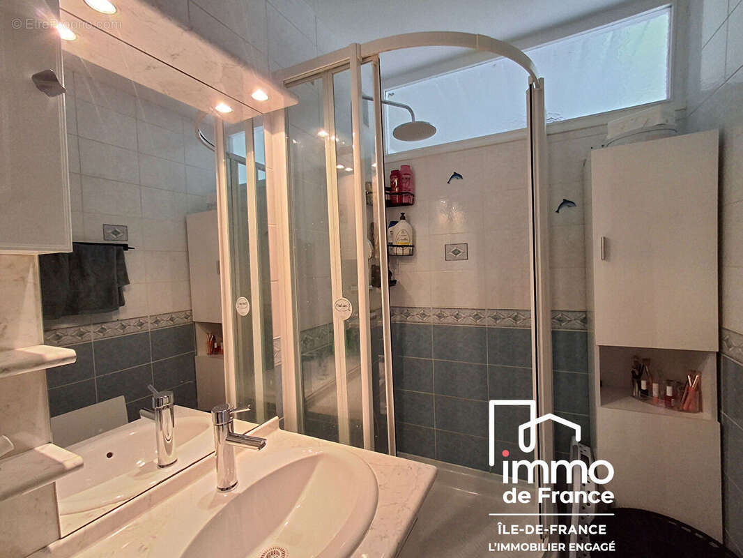 Appartement à ROSNY-SUR-SEINE