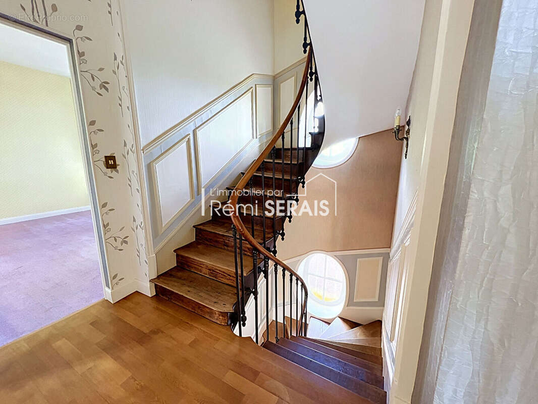 Maison bourgeoise à vendre à PUTANGES LE LAC - photo 8