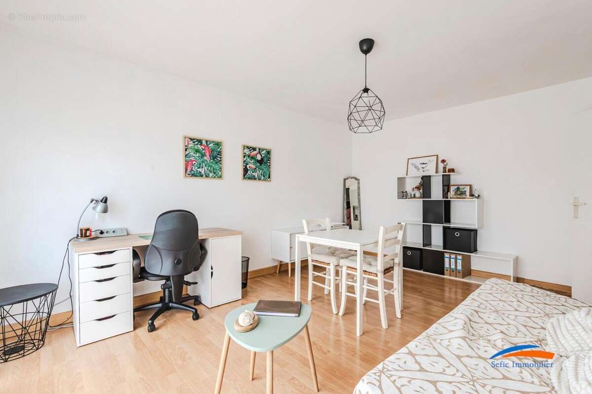   - Appartement à REIMS